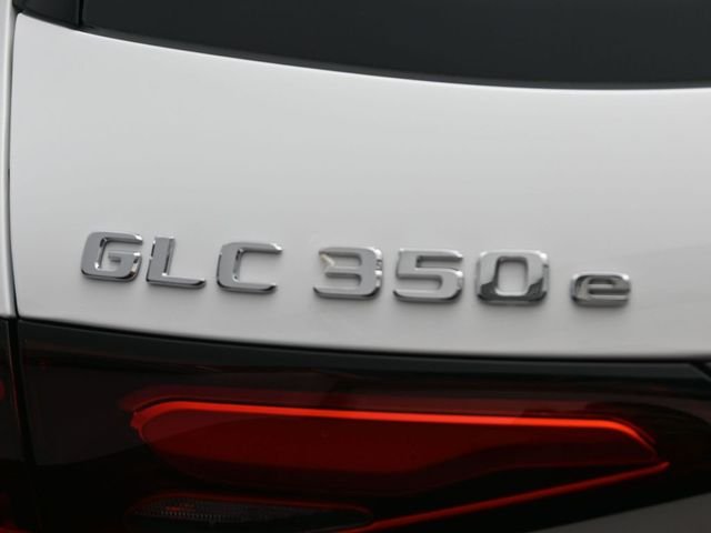 Used 2025 White Mercedes-Benz GLC 350e image 29