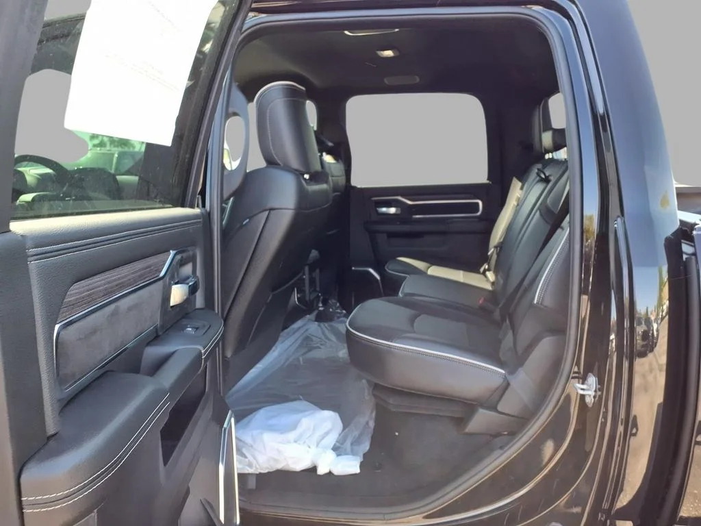 New 2026 Diamond Black Crystal Pearl-Coat Exterior Paint RAM Laramie image 23
