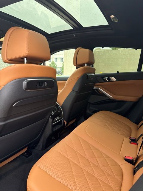 Used 2024 Blue BMW M60i image 8
