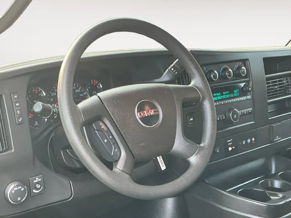 2025 GMC Savana Cargo Work Van - Photo 19