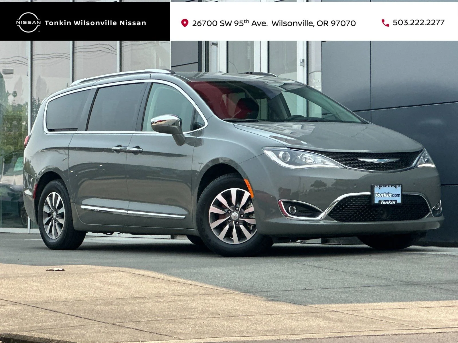 Used 2020 Ceramic Gray Clearcoat Chrysler Limited image 1