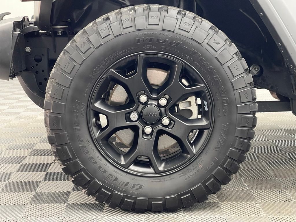 Used 2021 Bright White Clearcoat Jeep Unlimited Willys image 12