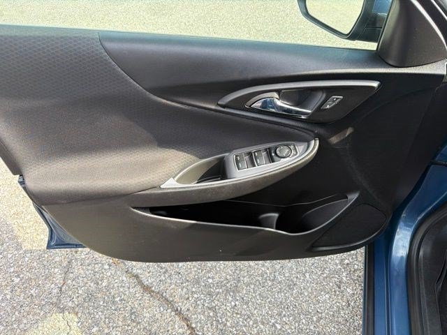 Used 2024 Lakeshore Blue Metallic Chevrolet LT image 11