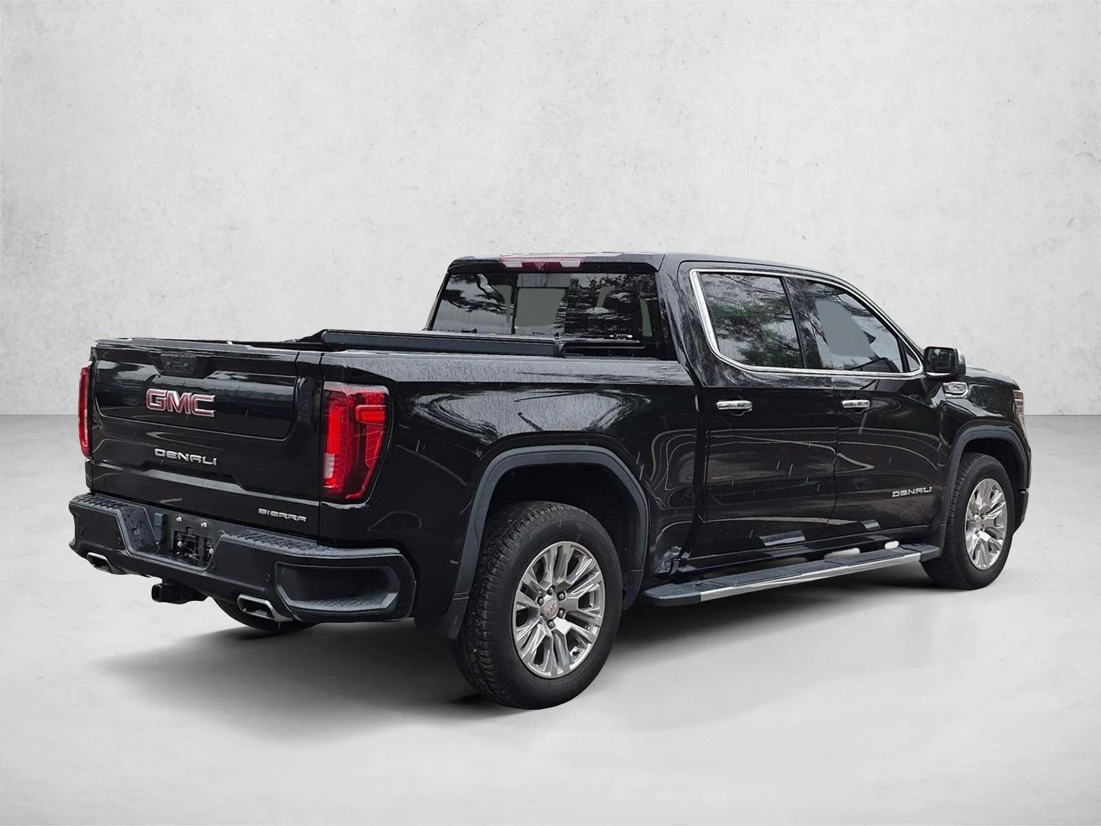 Used 2023 Onyx Black GMC Denali image 5