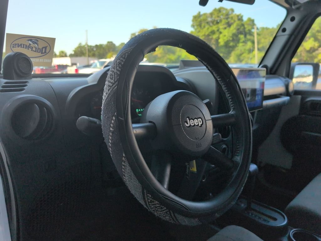 Used 2008 Green Jeep X image 21