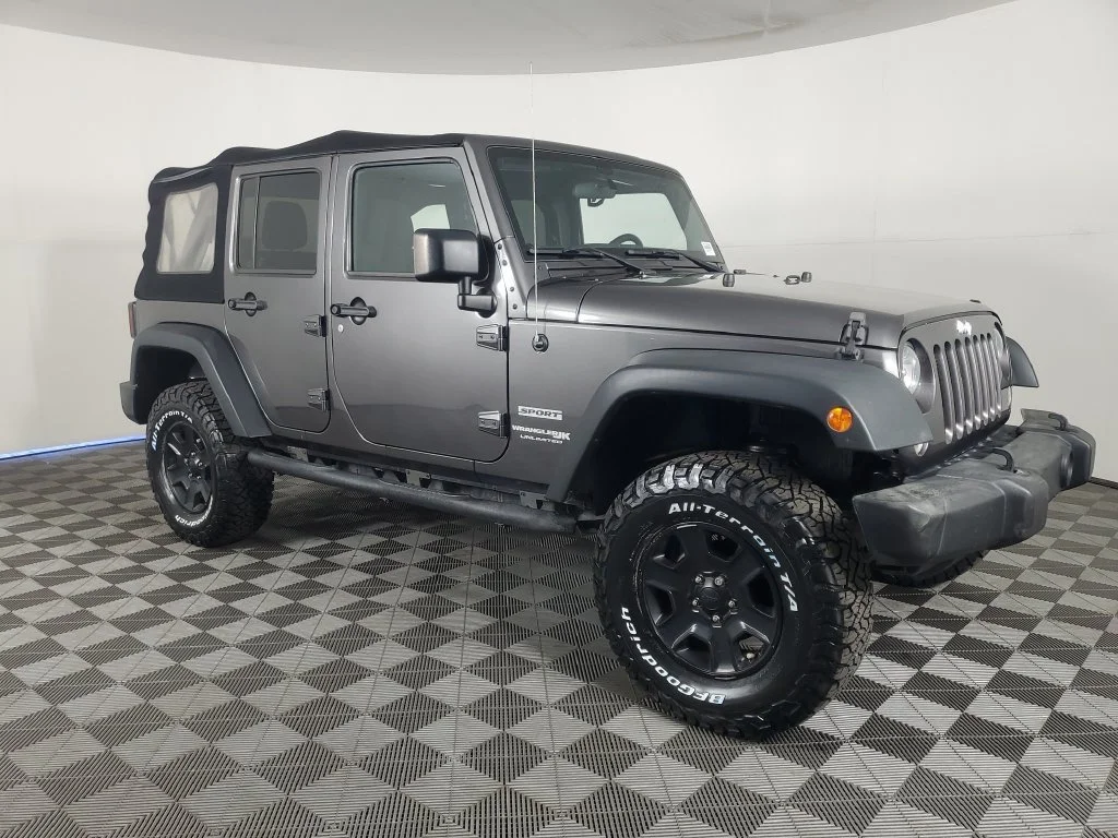 Used 2018 Gray Jeep Sport 4x4 image 2
