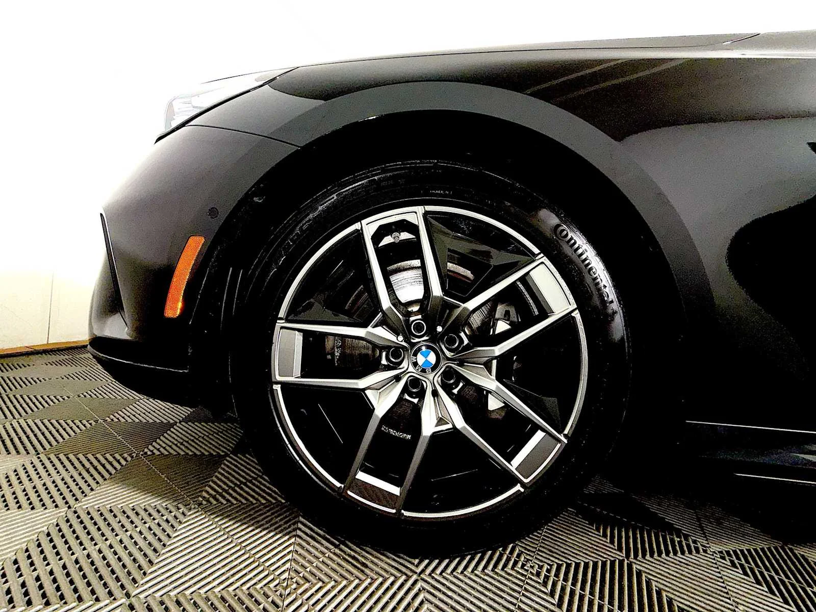 Used 2026 Black Sapphire Metallic BMW 530i xDrive image 8
