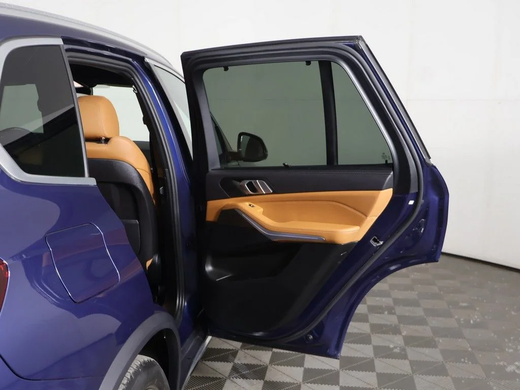 Used 2022 Blue BMW xDrive40i image 25