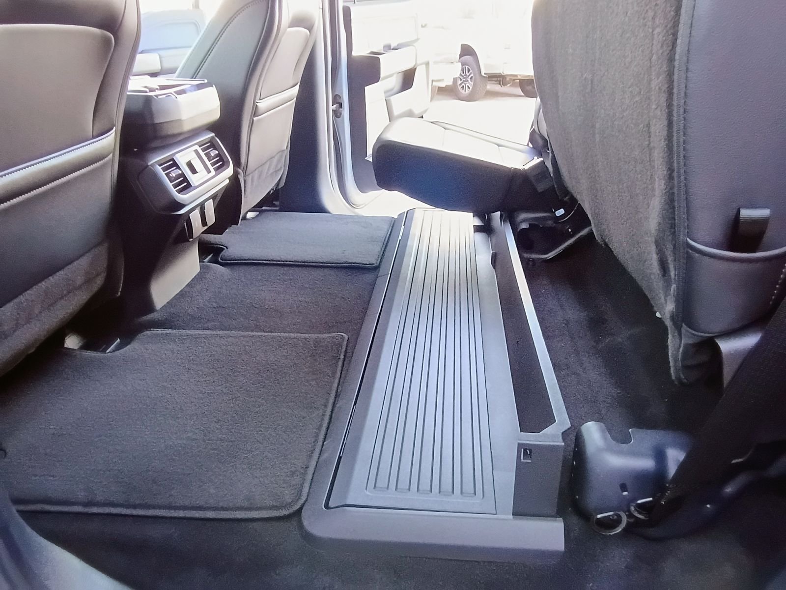 2025 Ford F-150 Lariat - Photo 30