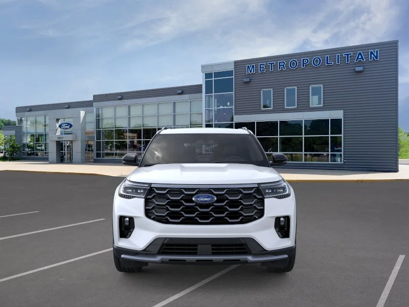 New 2026 Star White Metallic Tri-Coat Ford Platinum™ image 6