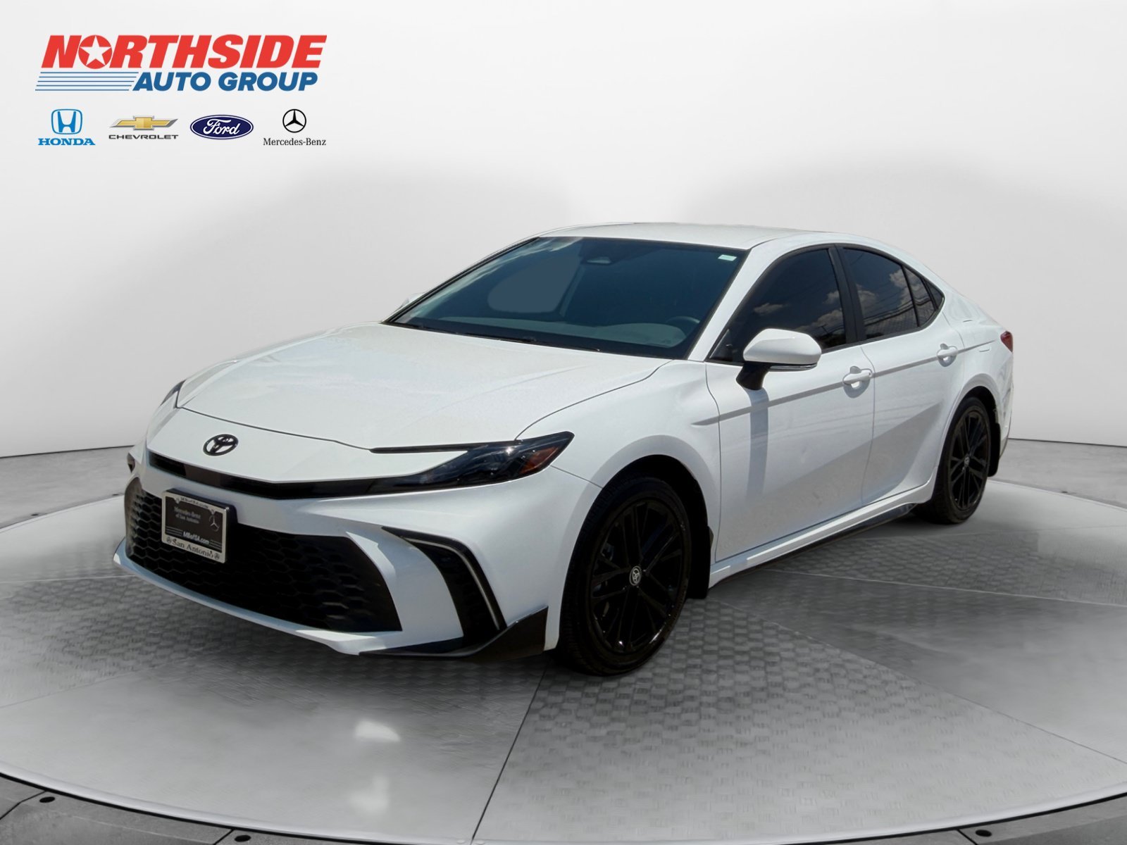 Used 2026 Ice Cap Toyota SE image 3