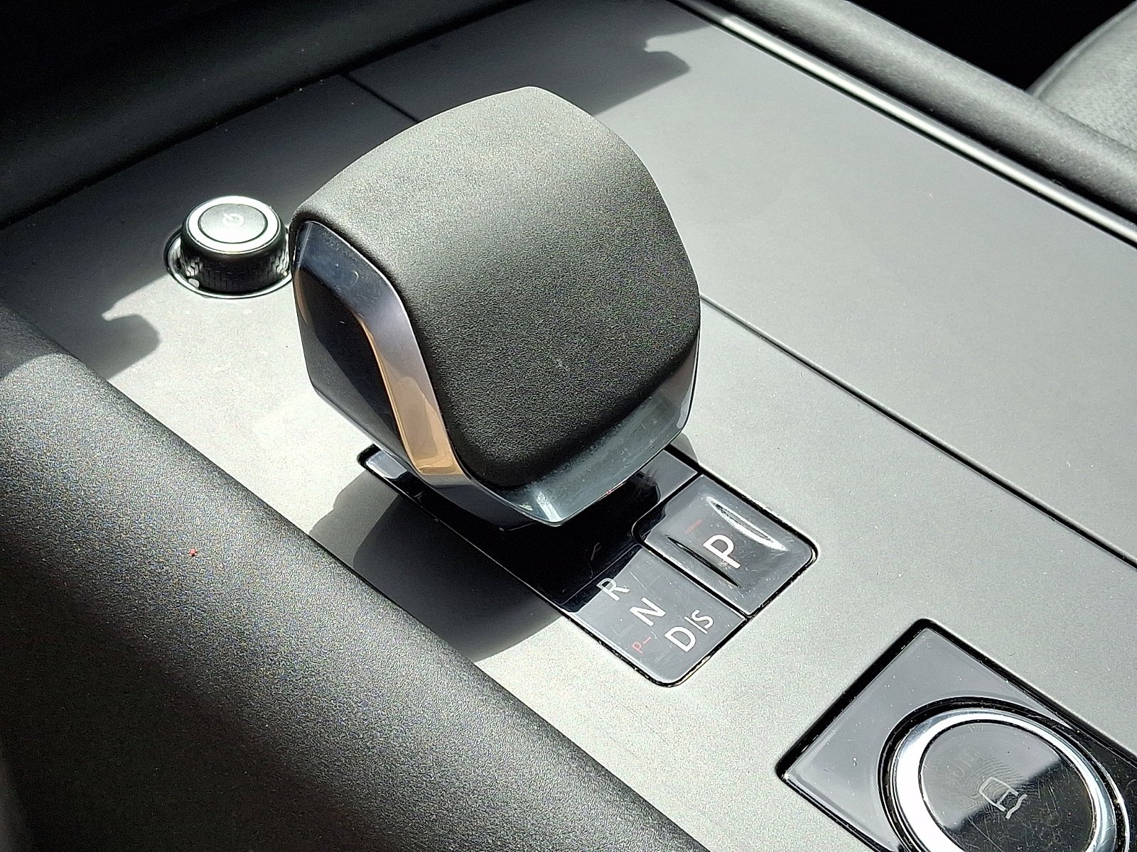 Used 2024 White Land Rover S image 16