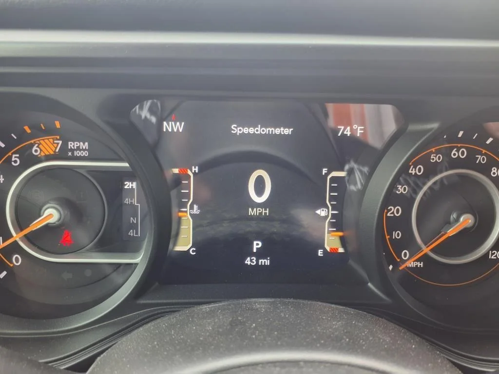 Used 2025 Black Clearcoat Jeep Sport S image 27