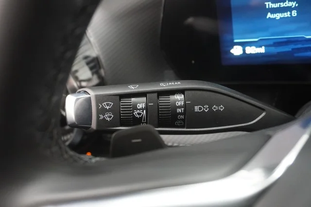 New 2027 Summit White Chevrolet LT image 23
