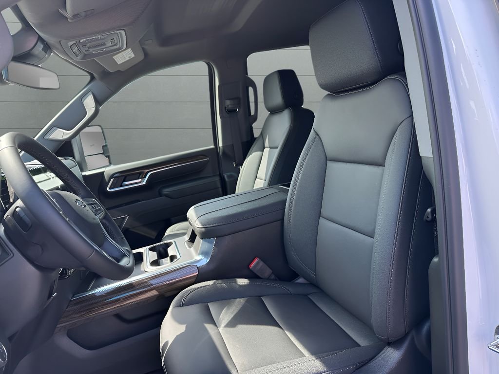New 2026 Summit White Chevrolet LT image 20