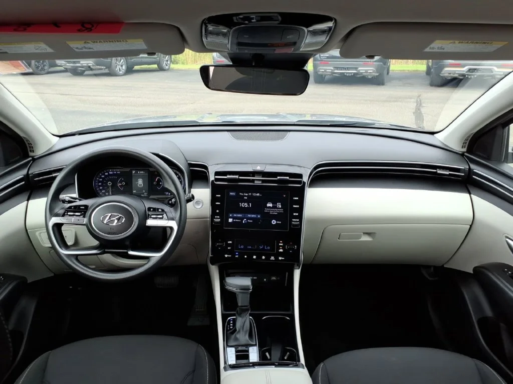 Used 2024 Shimmering Silver Hyundai SEL image 14