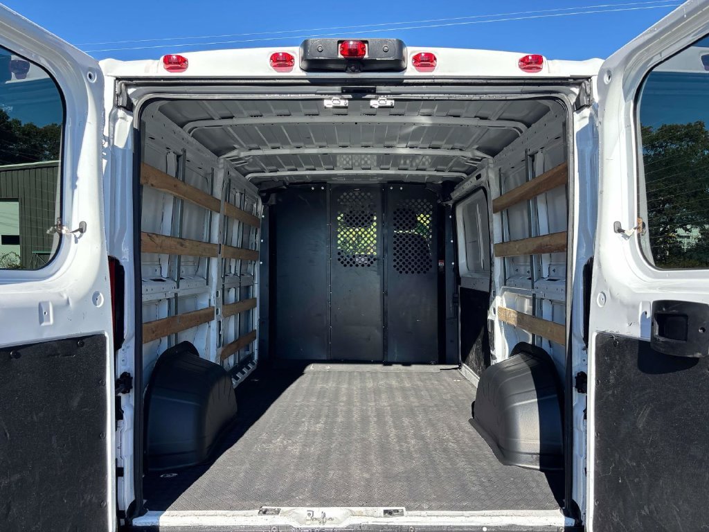 Used 2025 White Ram Base image 9