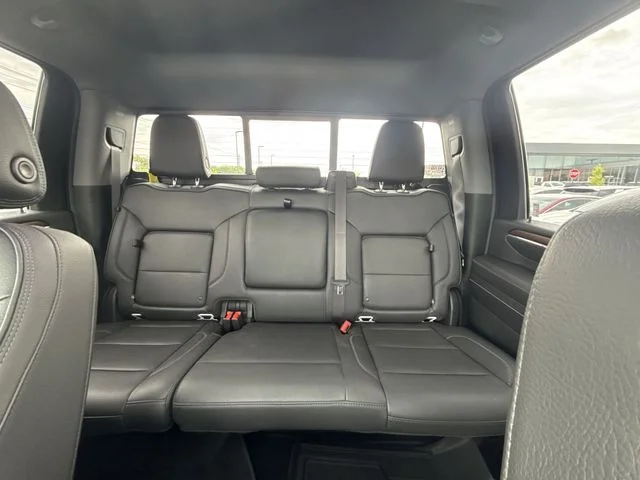 Used 2024 White GMC Denali image 22