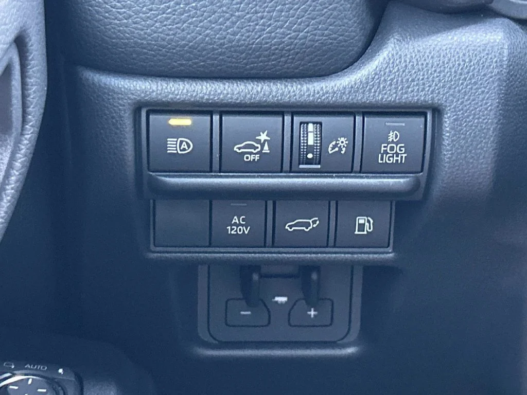 Used 2027  Toyota Base image 26