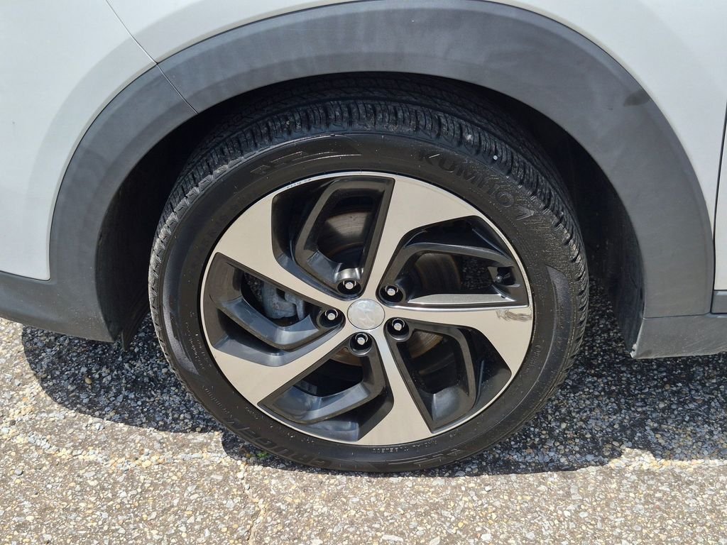 Used 2016 White Hyundai Sport image 11