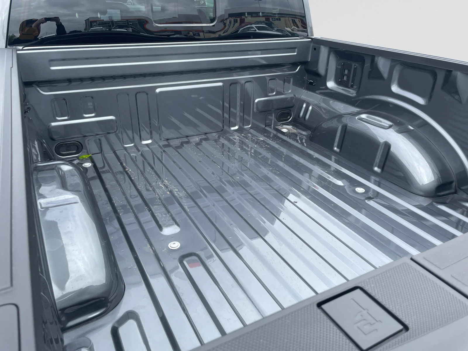New 2026 Carbonized Grey Metallic Ford XLT image 10