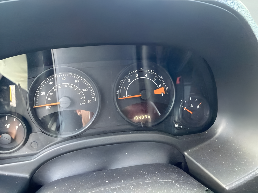 Used 2015 Blue Jeep Latitude image 10