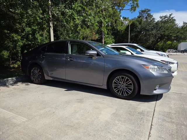 2025 Lexus ES 350 350's photo