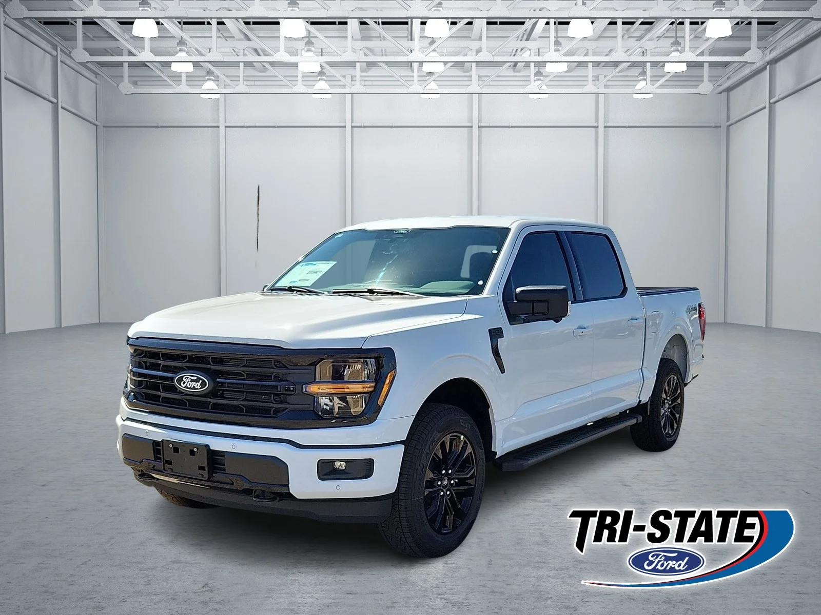 New 2026 Oxford White Ford XLT image 1