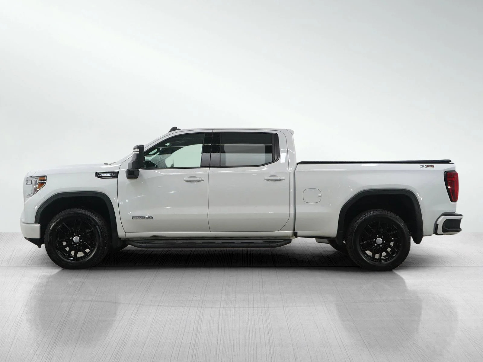 Used 2022 GMC Sierra 1500 Limited Elevation with VIN 3GTU9CET5NG196063 for sale in Roseville, Minnesota