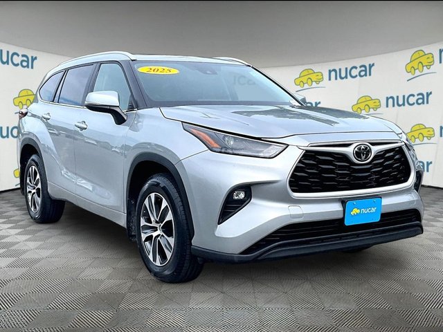 2025 Toyota Highlander XLE