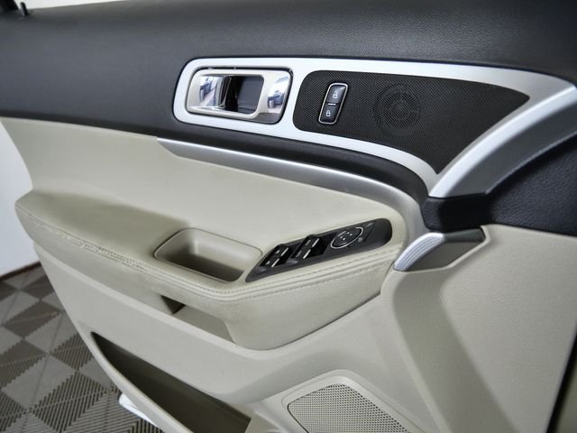Used 2015 White Ford XLT image 27
