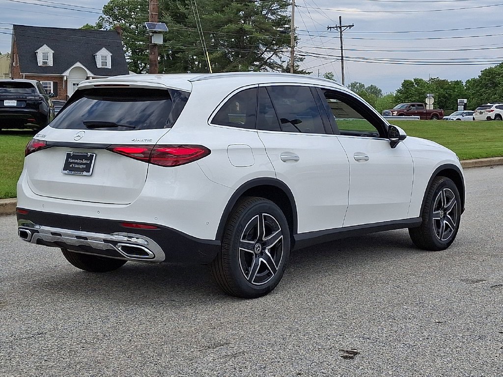 New 2026 Polar White Mercedes-Benz GLC 300 image 6