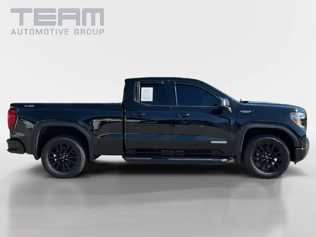 Used 2022 ONYX BLACK GMC Elevation image 8