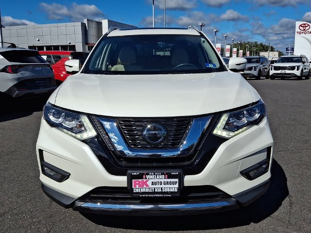 Used 2018 White Nissan SL image 3