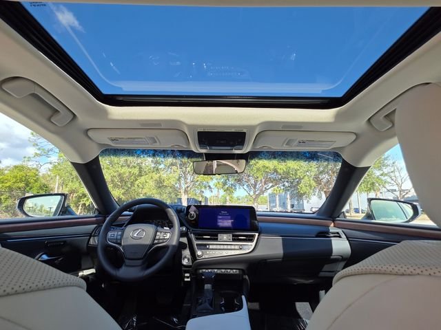 2025 Lexus ES 350 - Photo 19