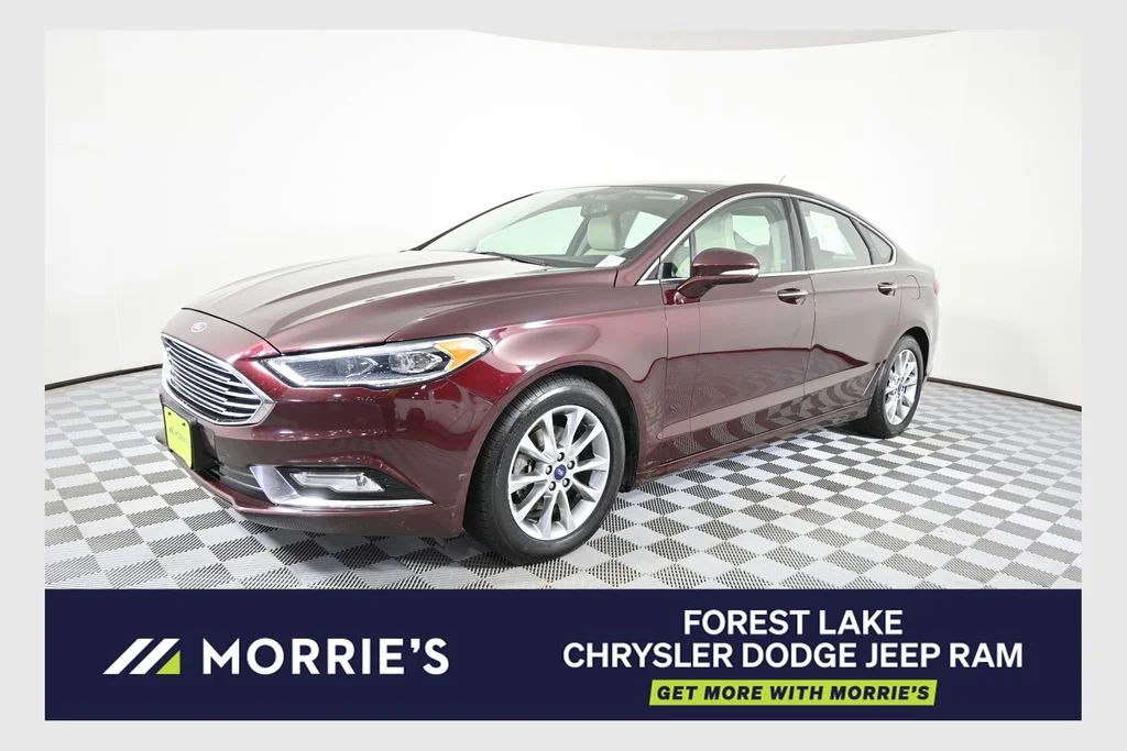 Used 2017 Red Ford SE image 1