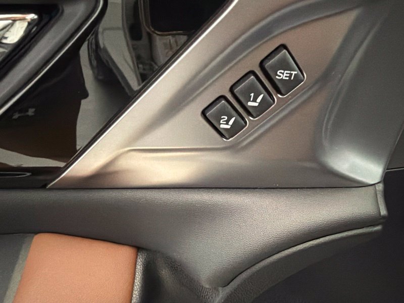 Used 2020 White Subaru Touring image 19