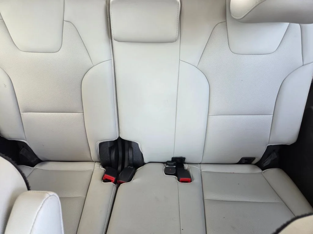Used 2021 White Pearl Kia SX image 26