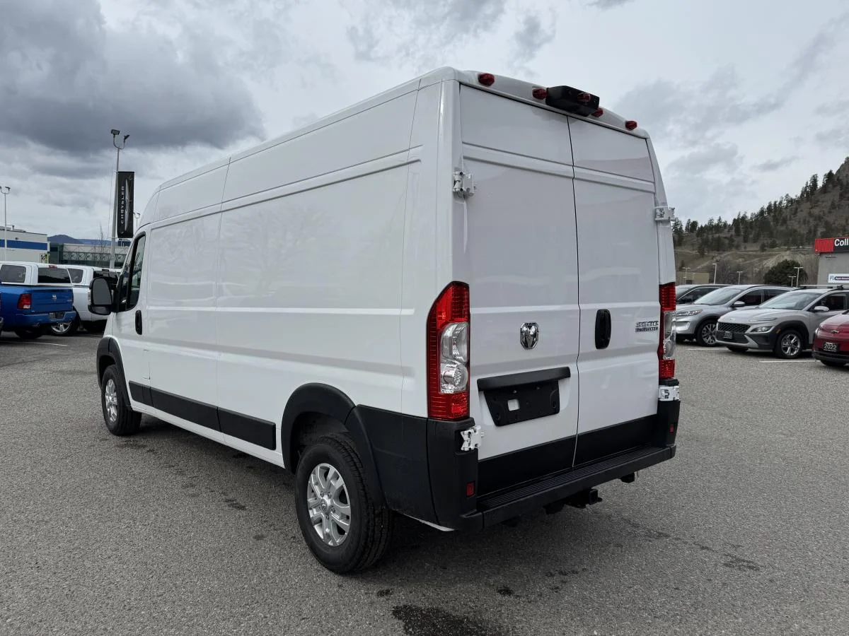 Used 2025 White RAM SLT image 12