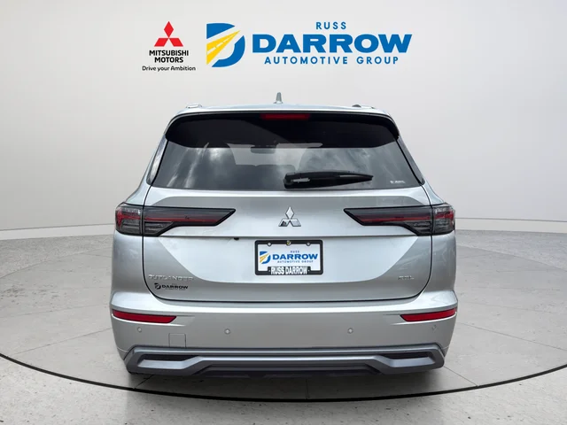 Used 2025 Silver Mitsubishi SEL image 4