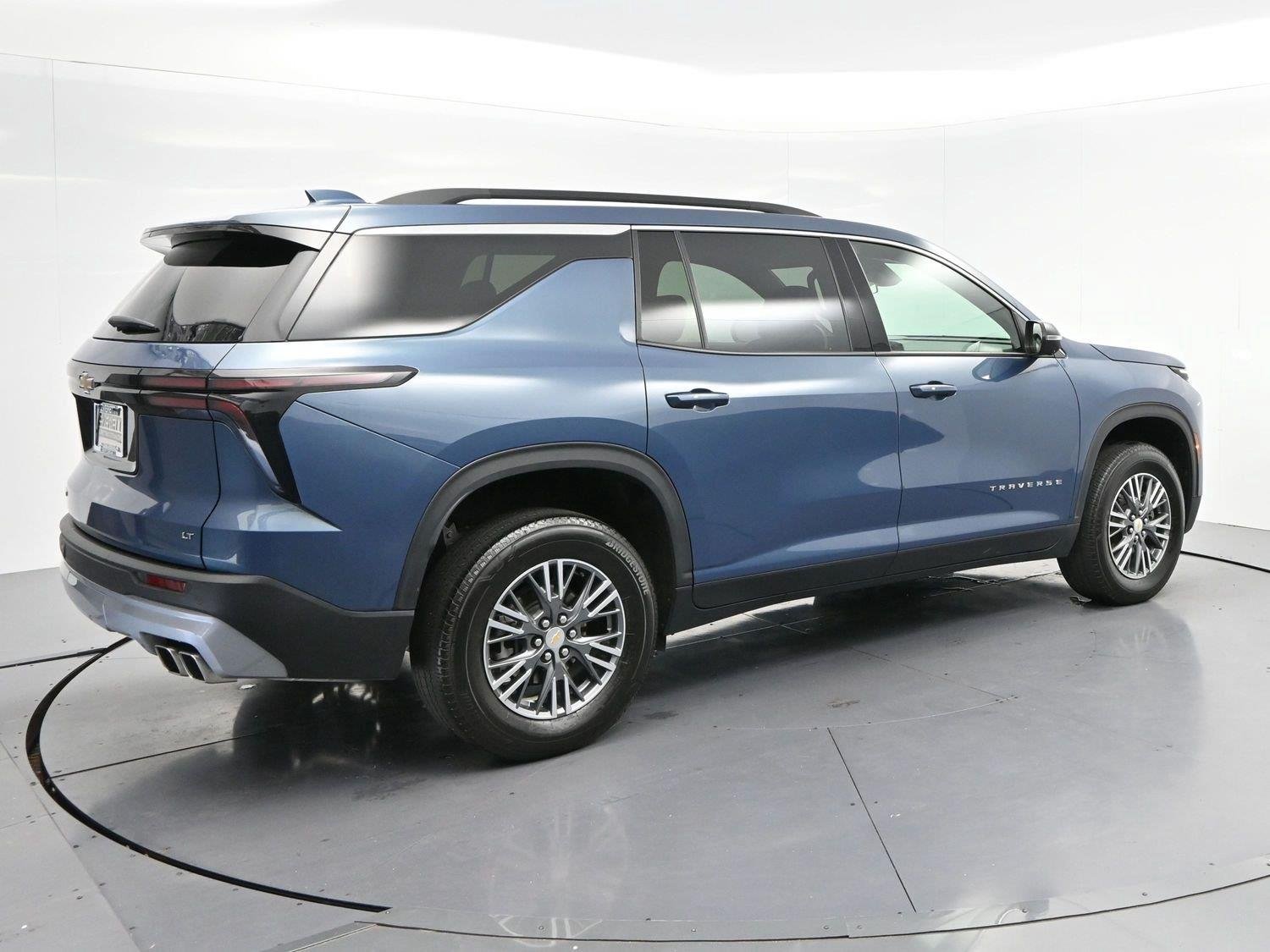 Used 2024 Lakeshore Blue Metallic Chevrolet LT image 7