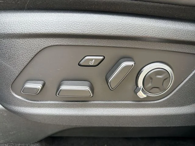 Used 2024 White Hyundai Calligraphy image 12