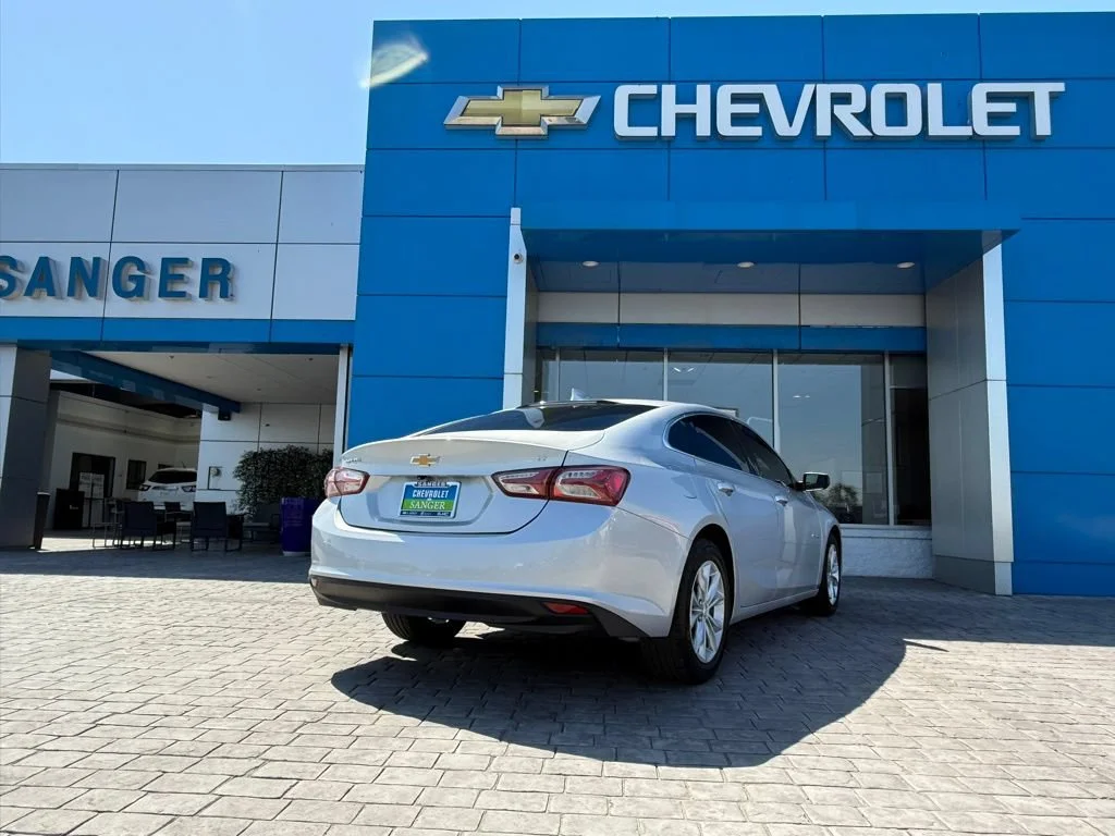 Used 2021 SILVER ICE METALLIC Chevrolet LT image 9