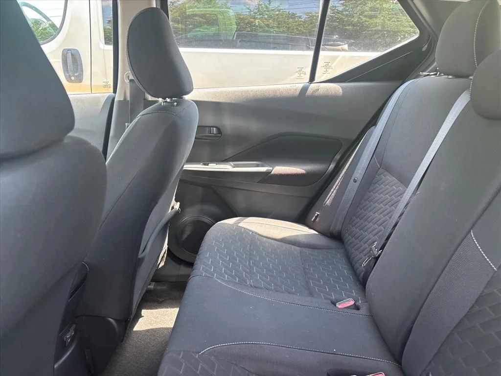 Used 2022 Black Nissan S image 17