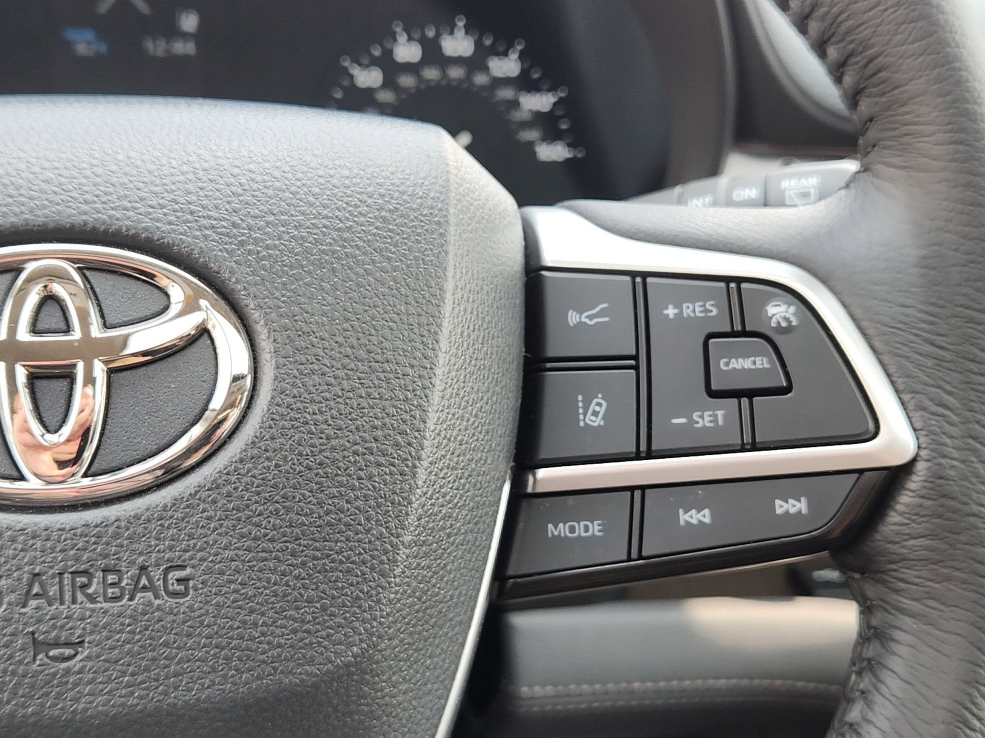 2023 Toyota Sienna XLE - Photo 19