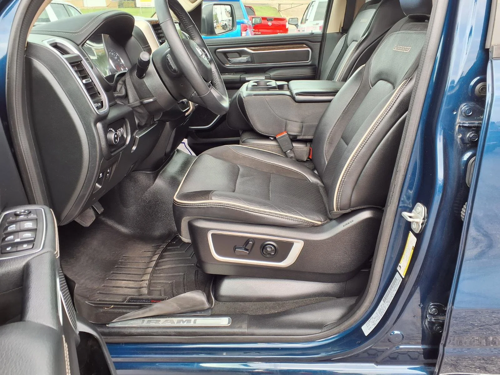 Used 2020 Patriot Blue Pearlcoat Ram Laramie image 18