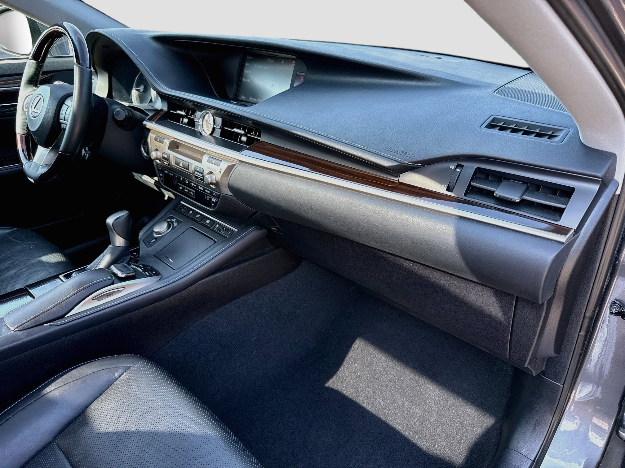 Used 2018 Nebula Gray Pearl Lexus Base image 29