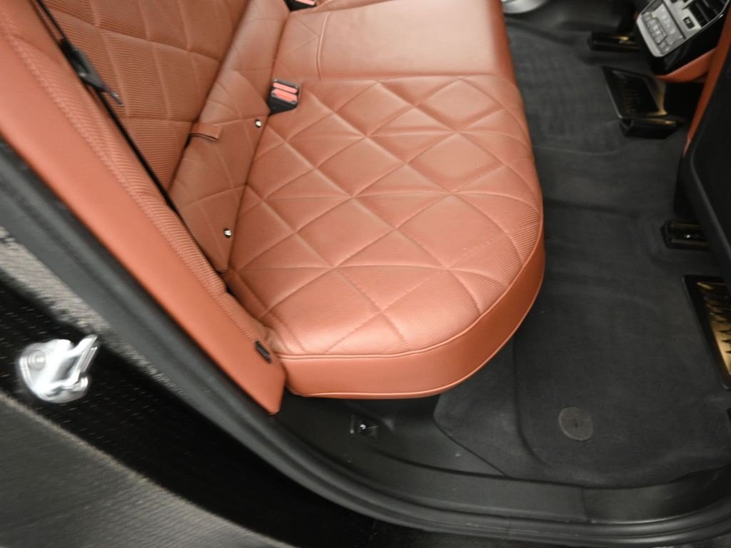 2023 BMW IX - Image 27