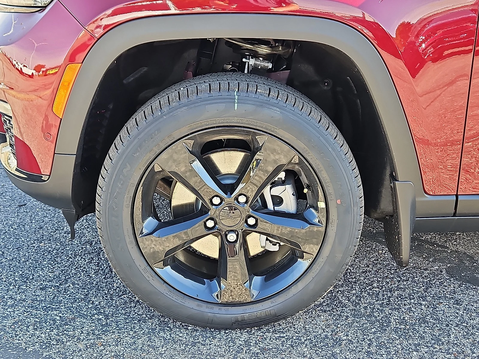 New 2025 Velvet Red Pearlcoat Jeep L LIMITED 4X4 image 5
