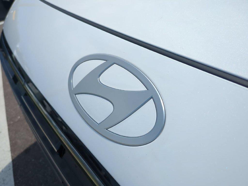 New 2027 White Hyundai Blue SEL 7P image 15